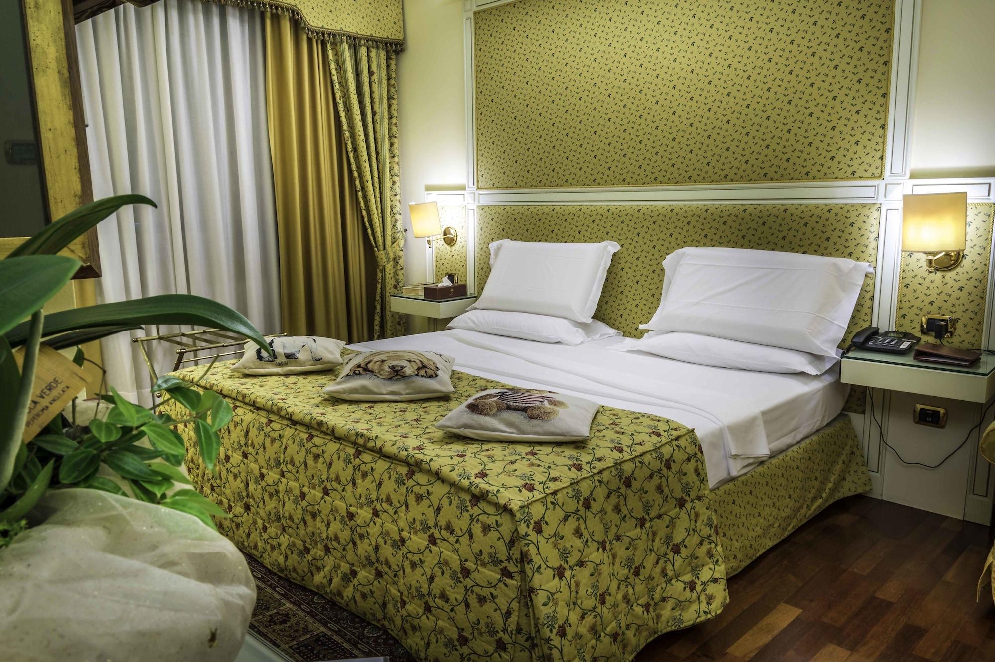 Hotel La Bussola Novara Eksteriør billede