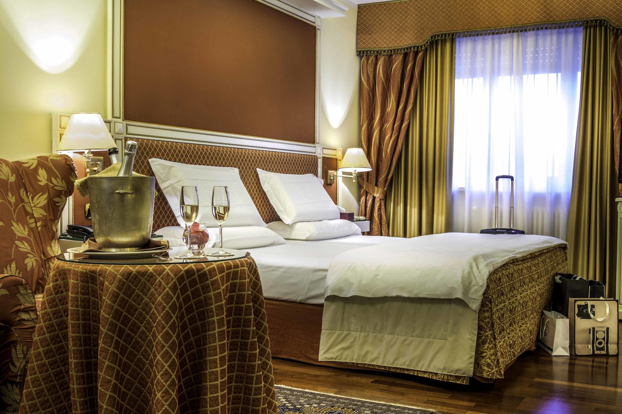 Hotel La Bussola Novara Eksteriør billede