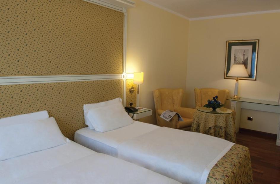 Hotel La Bussola Novara Eksteriør billede