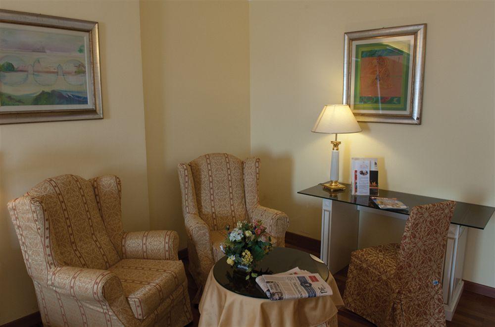 Hotel La Bussola Novara Eksteriør billede