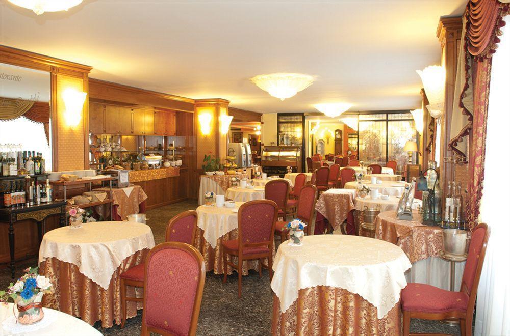 Hotel La Bussola Novara Eksteriør billede