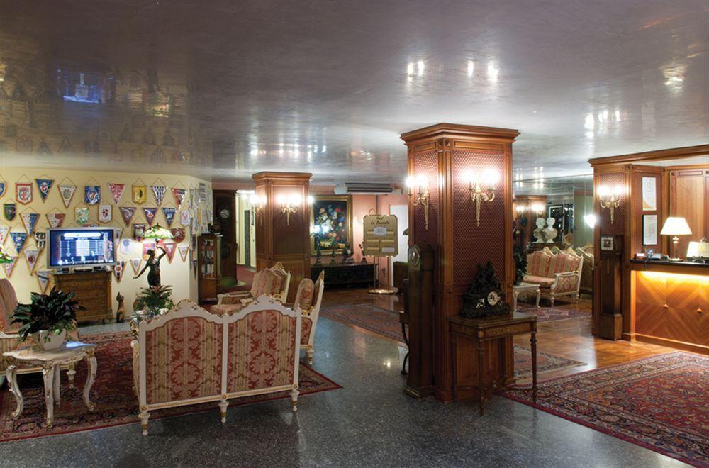 Hotel La Bussola Novara Eksteriør billede